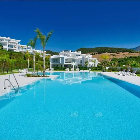 Alcazaba Lagoon 2351